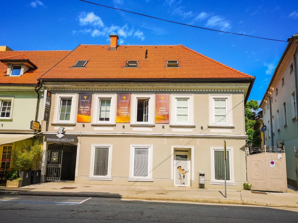 Skol Apartment S Parkiriscem Celje Exterior photo